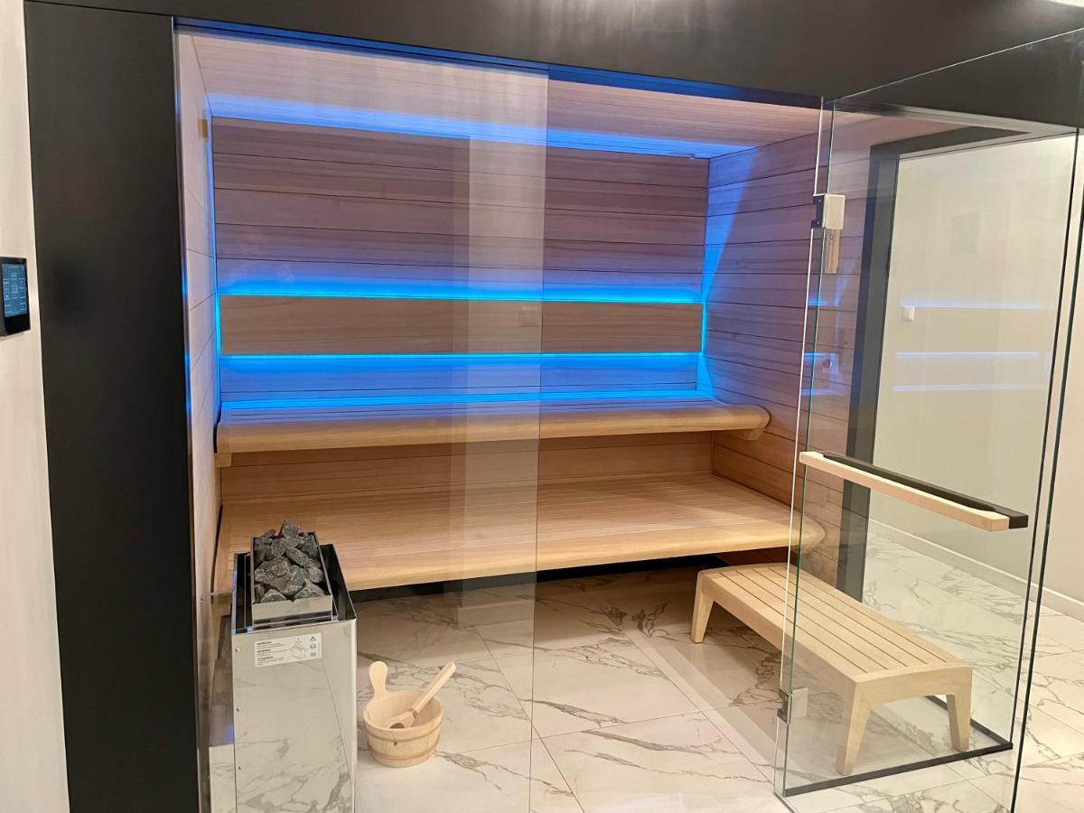 ホテル New Corner ニエホジェ エクステリア 写真