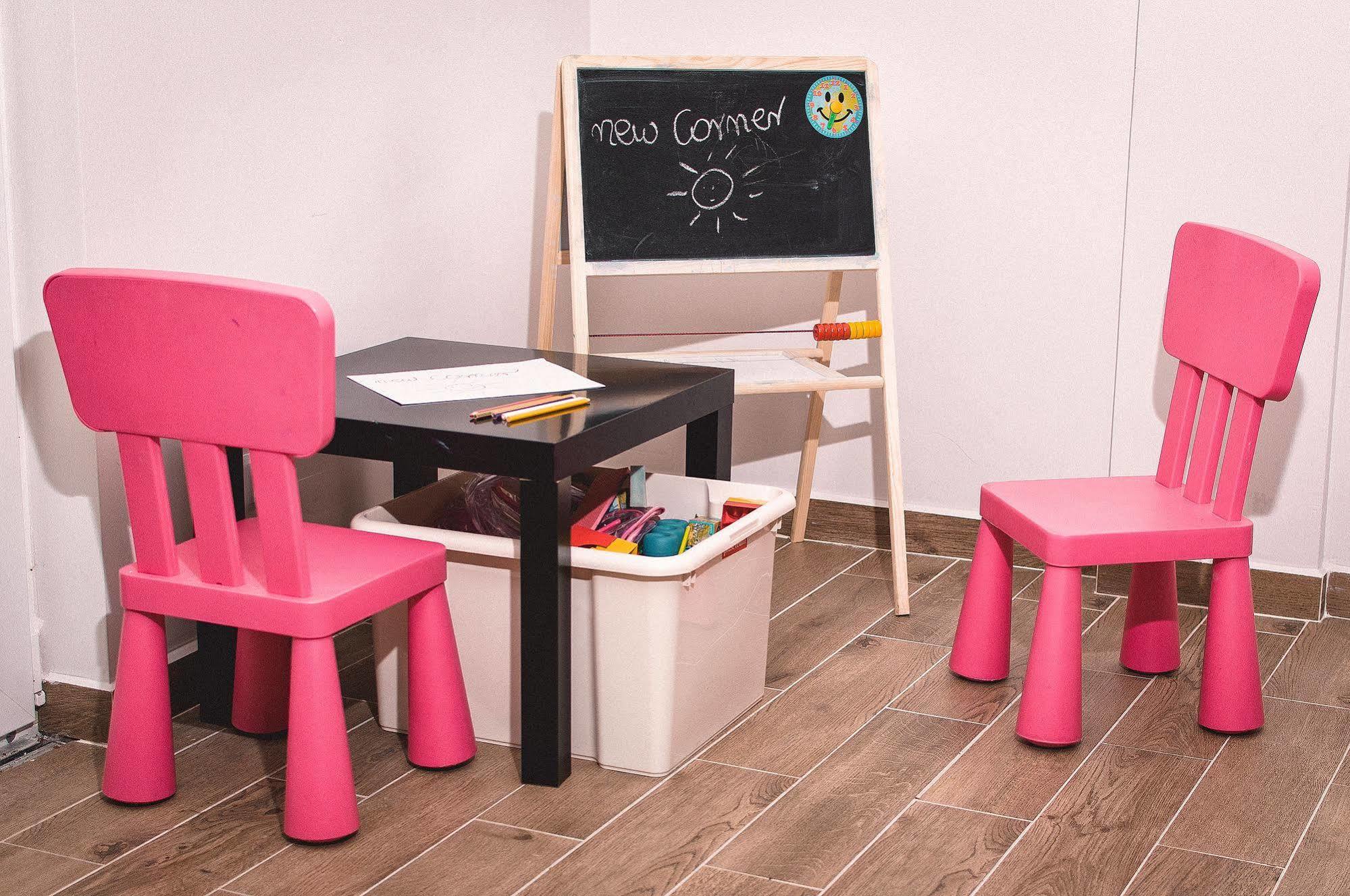 ホテル New Corner ニエホジェ エクステリア 写真